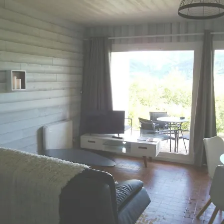 Les Epinettes Grand Terrasse Loggia Apartment