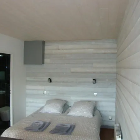 Les Epinettes Grand Terrasse Loggia Apartment